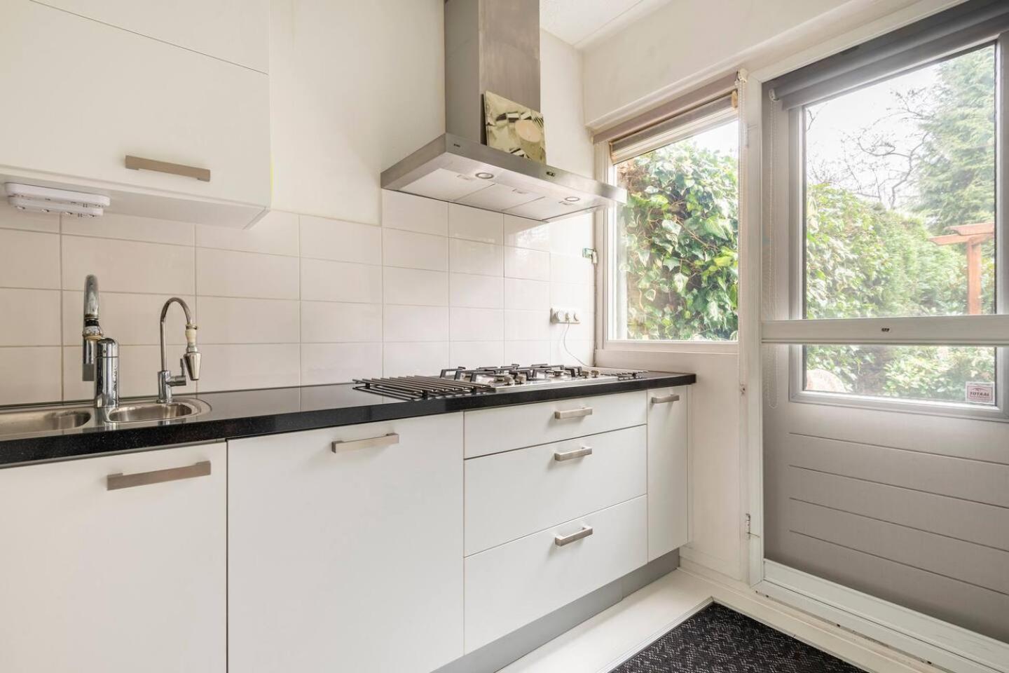 Cozy Room In Residential Alkmaar - Free Parking Exterior photo